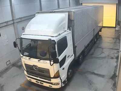Hino TRUCK