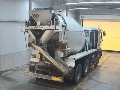 Isuzu TRUCK