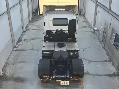 Isuzu TRUCK