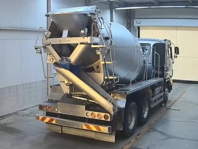 Isuzu TRUCK