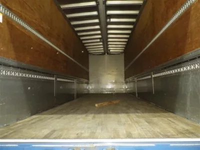 Isuzu TRUCK