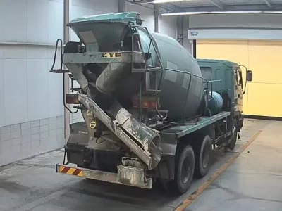 Isuzu TRUCK