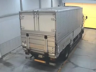 Isuzu TRUCK