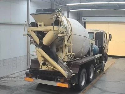 Isuzu TRUCK
