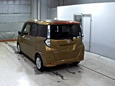 Toyota TANK