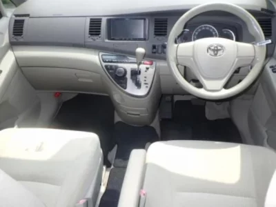 Toyota ISIS