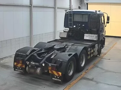 Isuzu TRUCK