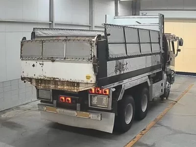 Isuzu TRUCK