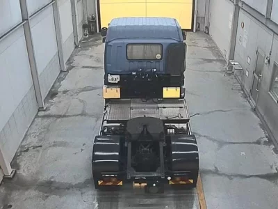 Isuzu TRUCK