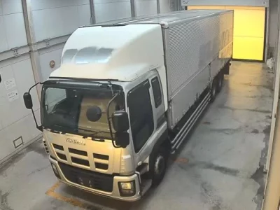 Isuzu TRUCK