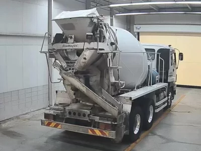 Isuzu TRUCK