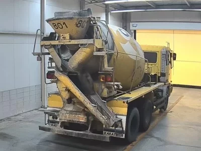 Hino TRUCK