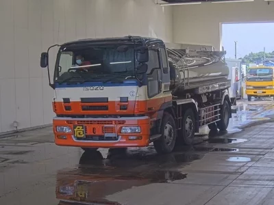 Isuzu GIGA
