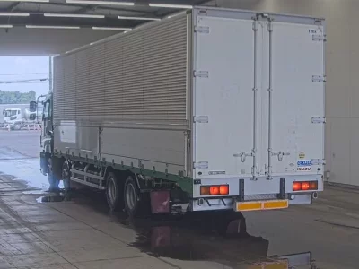 Isuzu GIGA