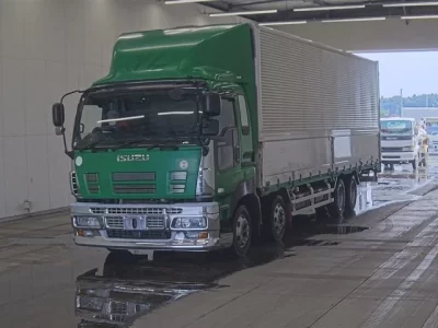 Isuzu GIGA