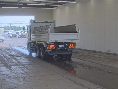 Isuzu GIGA
