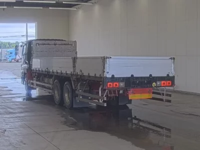 Isuzu GIGA