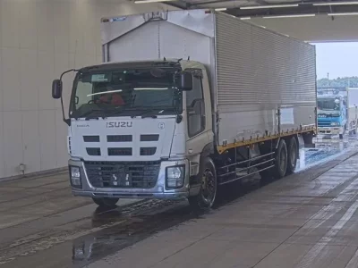 Isuzu GIGA