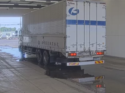 Isuzu GIGA