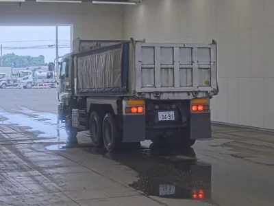 Isuzu GIGA