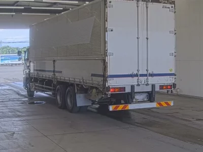 Isuzu GIGA