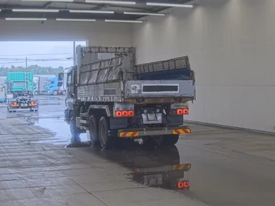Isuzu GIGA