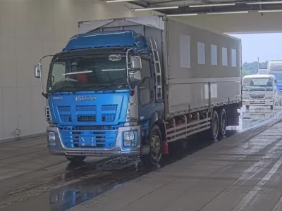 Isuzu GIGA