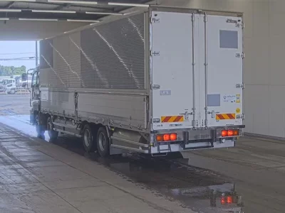 Isuzu GIGA