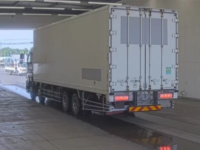 Isuzu GIGA