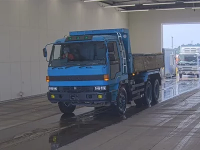 Isuzu GIGA