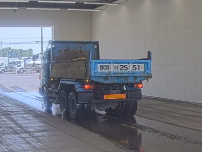 Isuzu GIGA