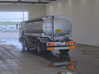 Isuzu GIGA
