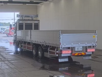 Isuzu GIGA