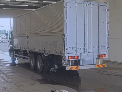 Isuzu GIGA