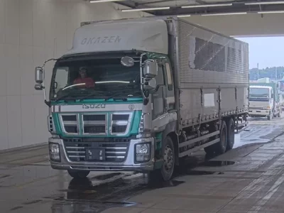 Isuzu GIGA