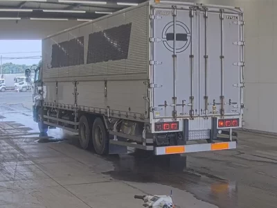 Isuzu GIGA