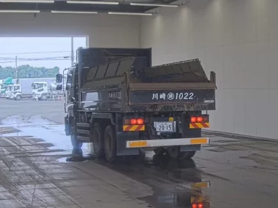 Isuzu GIGA
