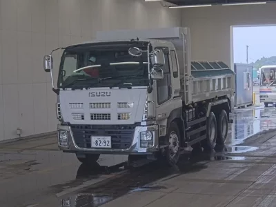 Isuzu GIGA