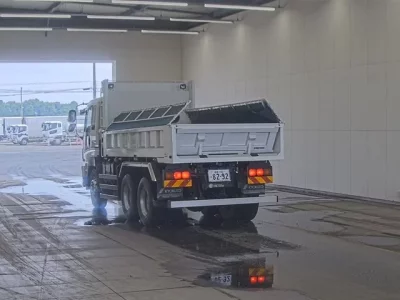 Isuzu GIGA