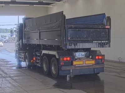 Isuzu GIGA
