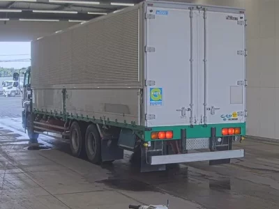 Isuzu GIGA