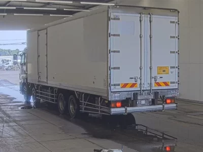 Isuzu GIGA