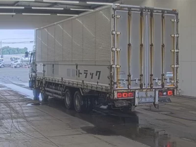 Isuzu GIGA