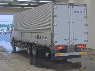 Isuzu GIGA