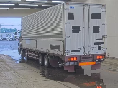 Isuzu GIGA