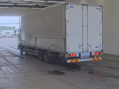 Isuzu GIGA