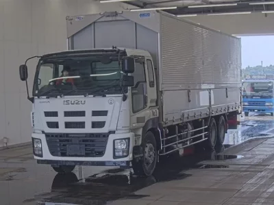 Isuzu GIGA
