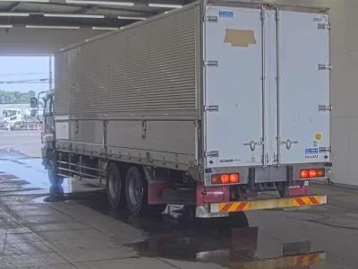 Isuzu GIGA