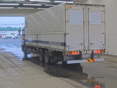 Isuzu GIGA