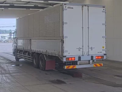 Isuzu GIGA
